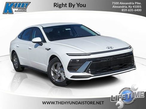 New 2026 Hyundai Sonata SE FWD image 1
