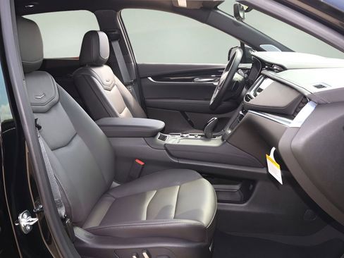 New 2026 Cadillac XT5 Premium Luxury w/ Driver Assist Package AWD/4WD image 18