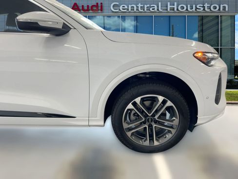 New 2025 Audi Q5 Premium w/ Convenience Package image 12