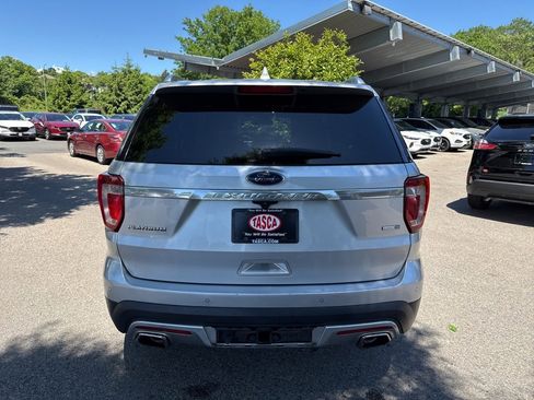 Used 2017 Ford Explorer Platinum image 9