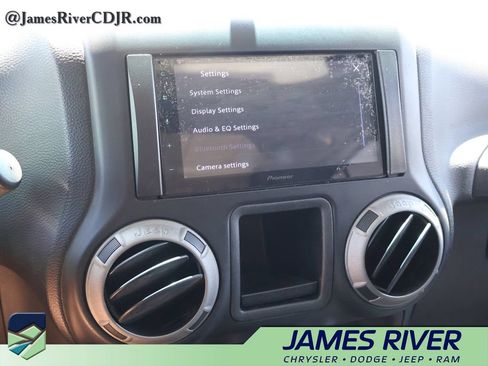 Used 2014 Jeep Wrangler Unlimited Sport AWD/4WD image 31