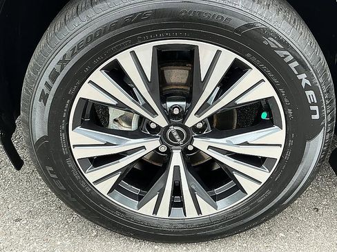 Certified 2023 Nissan Rogue SV FWD image 10