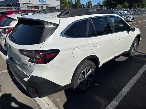 Used 2022 Subaru Outback Limited AWD/4WD image 3