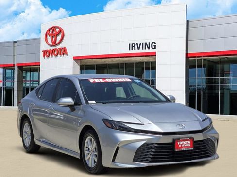 Used 2025 Toyota Camry LE FWD image 2