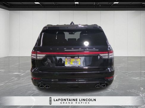 Used 2025 Lincoln Aviator Reserve w/ Equipment Group 201A AWD/4WD image 4