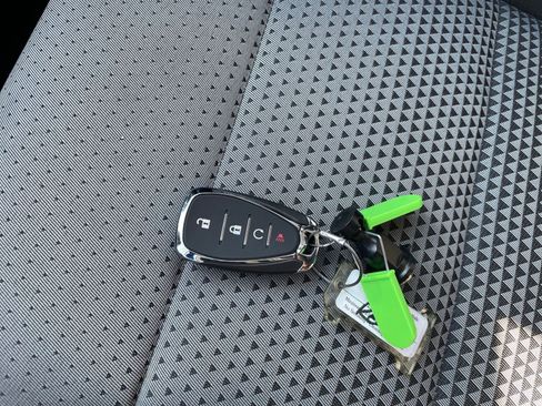 Used 2025 Chevrolet Trax LT w/ LT Convenience Package image 23