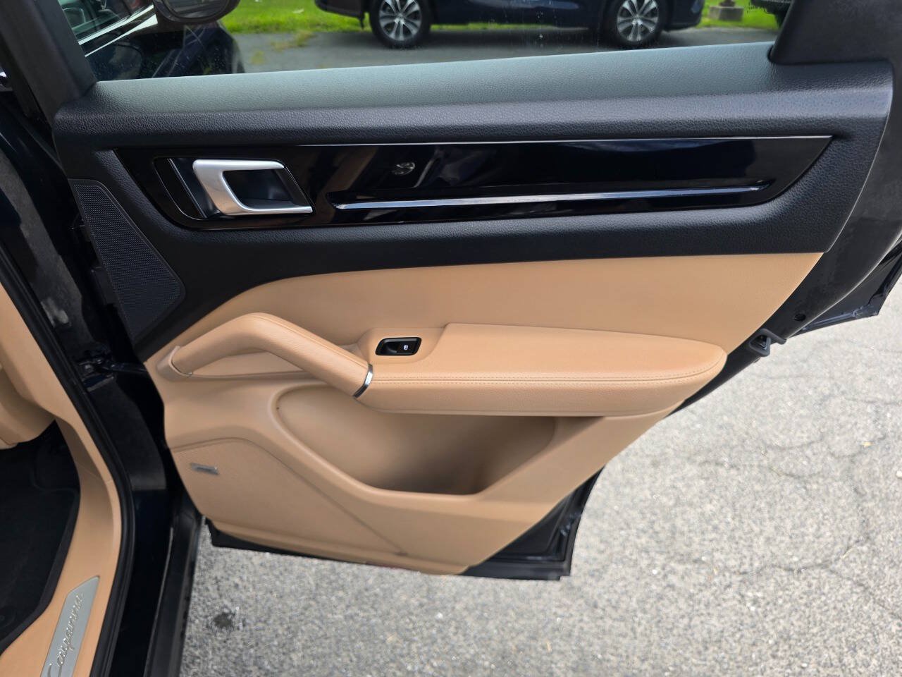 Used 2019 Porsche Cayenne AWD/4WD image 35