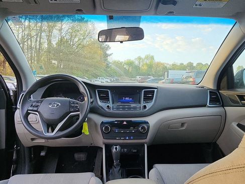 Used 2018 Hyundai Tucson SE image 17
