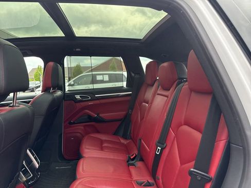 Used 2016 Porsche Cayenne AWD/4WD image 20