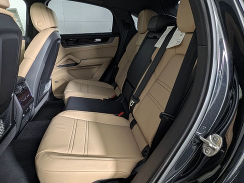 New 2026 Porsche Cayenne Coupe AWD/4WD image 25