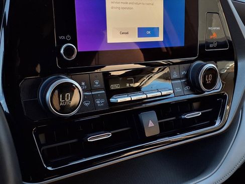 Certified 2023 Toyota Highlander LE image 10