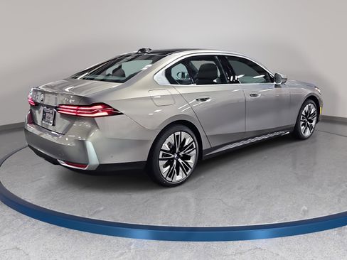 New 2027 BMW 530i xDrive AWD/4WD image 5