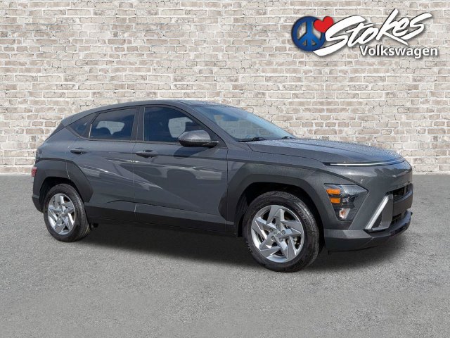 Used 2024 Hyundai Kona SE FWD image 2
