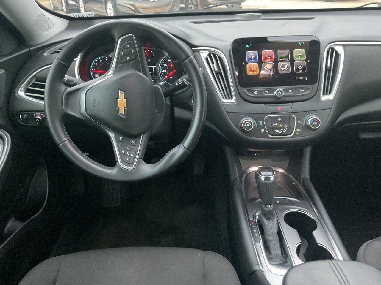 Used 2018 Chevrolet Malibu LT FWD image 13