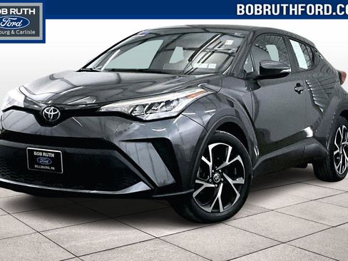 Used 2022 Toyota C-HR XLE image 1
