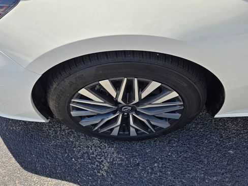 Used 2025 Nissan Altima 2.5 SV FWD image 17