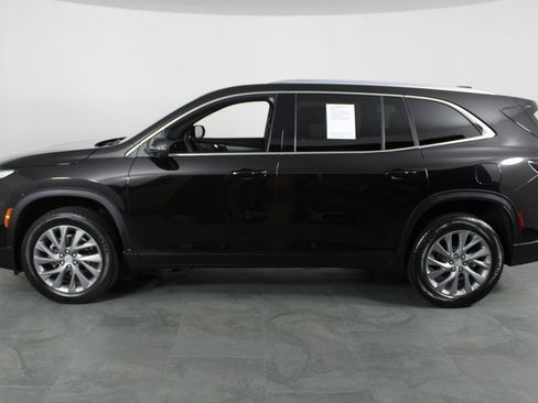 Used 2025 Buick Enclave Preferred FWD image 12