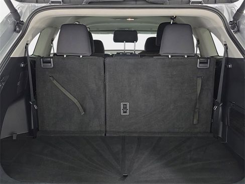 Certified 2024 Toyota Highlander LE image 30