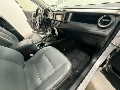 Used 2014 Toyota RAV4 LE AWD/4WD image 18