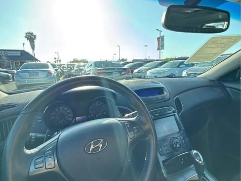 Used 2011 Hyundai Genesis 2.0T RWD image 6