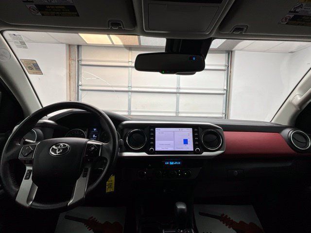 Used 2022 Toyota Tacoma SR5 AWD/4WD image 2