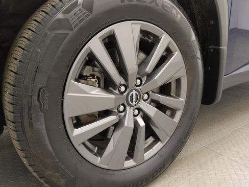 Used 2022 Nissan Pathfinder SV image 31