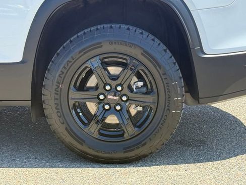 Used 2023 GMC Acadia AT4 w/ Technology Package AWD/4WD image 22