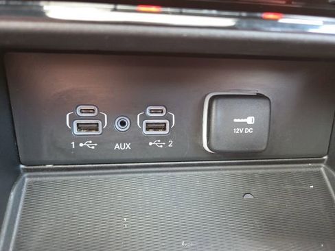 Used 2023 Jeep Grand Cherokee Overland w/ Luxury Tech Group IV image 19