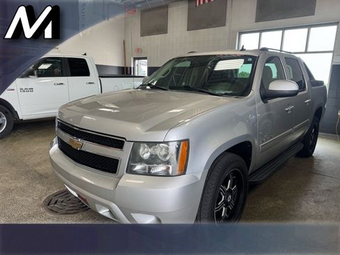 Used 2011 Chevrolet Avalanche LS w/ Convenience Package AWD/4WD image 1