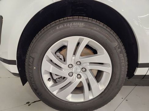 New 2026 Land Rover Range Rover Evoque S image 8