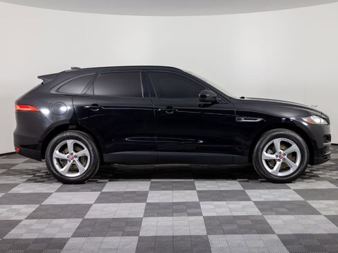 Used 2018 Jaguar F-PACE Premium image 9