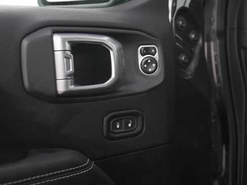 Used 2020 Jeep Wrangler Unlimited Sahara AWD/4WD image 22