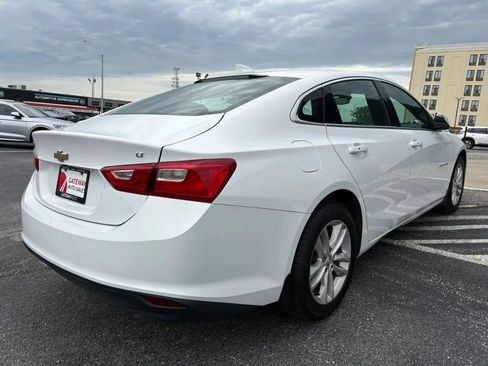 Used 2017 Chevrolet Malibu LT FWD image 5