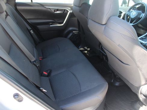 Used 2025 Toyota RAV4 SE AWD/4WD image 17