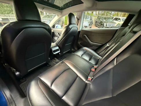 Used 2019 Tesla Model 3 Standard Range Plus image 17