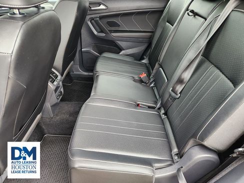 Used 2022 Volkswagen Tiguan SE FWD image 39