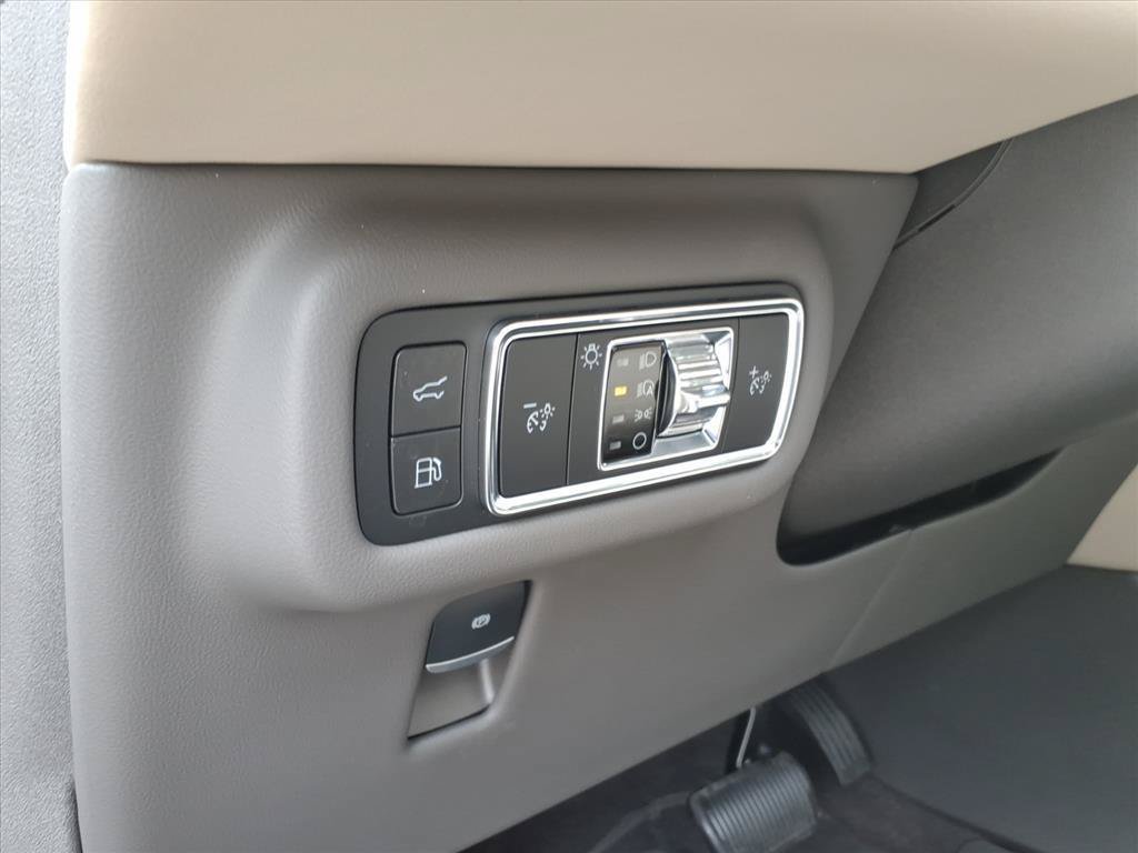New 2025 Lincoln Nautilus Reserve w/ Jet Appearance Package AWD/4WD image 16