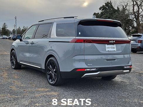 Certified 2024 Kia Carnival SX Prestige image 5