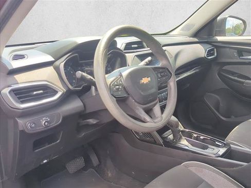 Used 2021 Chevrolet TrailBlazer LS FWD image 9