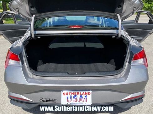 Used 2023 Hyundai Elantra SE FWD image 33