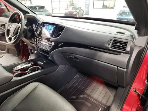 Used 2025 Honda Passport Black Edition image 34