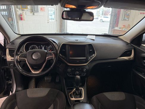 Used 2014 Jeep Cherokee Latitude w/ Cold Weather Group image 12