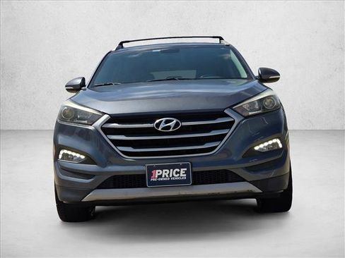 Used 2017 Hyundai Tucson Sport FWD image 2