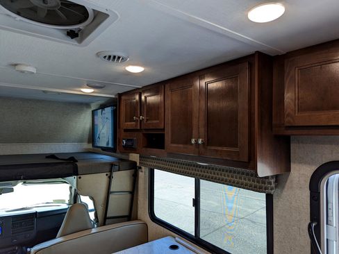 Used 2019 Chevrolet Express 4500 w/ RV Package image 41