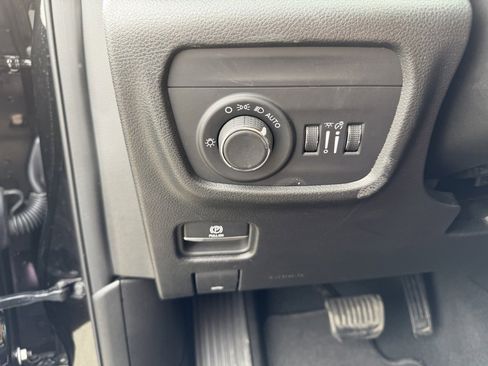 Used 2024 Jeep Grand Cherokee Altitude image 17