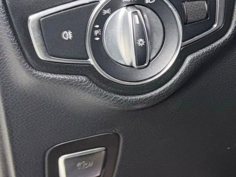 Used 2020 Mercedes-Benz GLC 300 4MATIC image 23