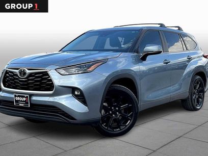 Used 2023 Toyota Highlander LE