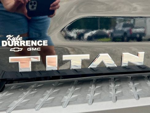 Used 2023 Nissan Titan SV image 14