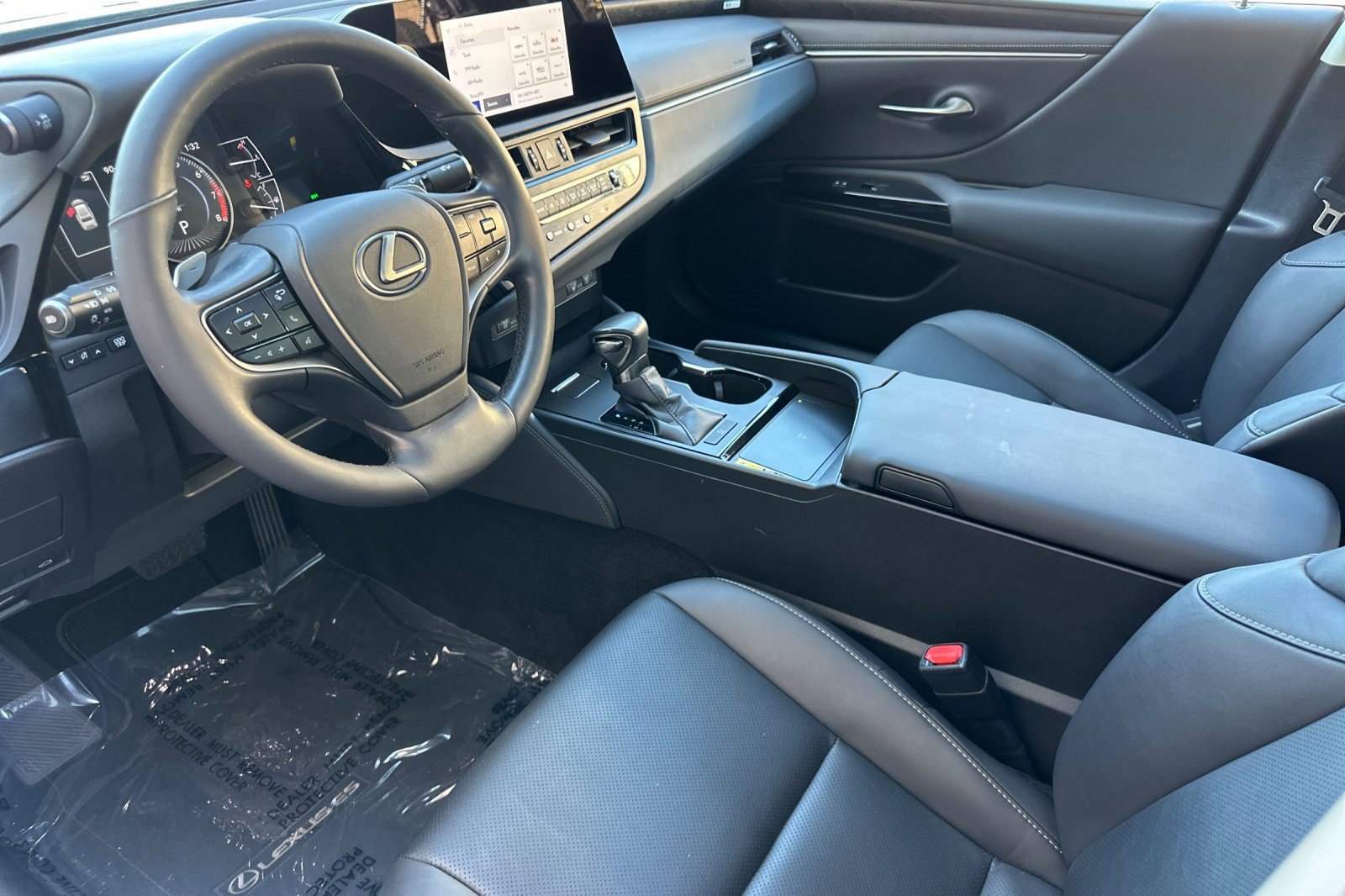 Certified 2024 Lexus ES 350 w/ Premium Package FWD image 4