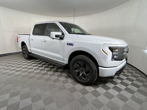 New 2025 Ford F150 Lightning Lariat image 7
